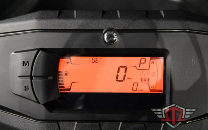 2025 Can-Am Defender DPS HD7