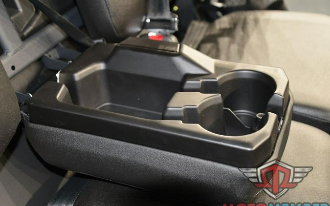 2025 Can-Am Defender DPS HD7