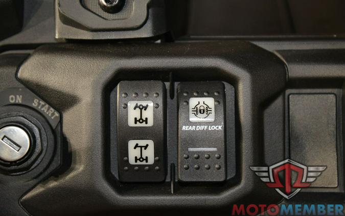 2025 Can-Am Defender DPS HD7