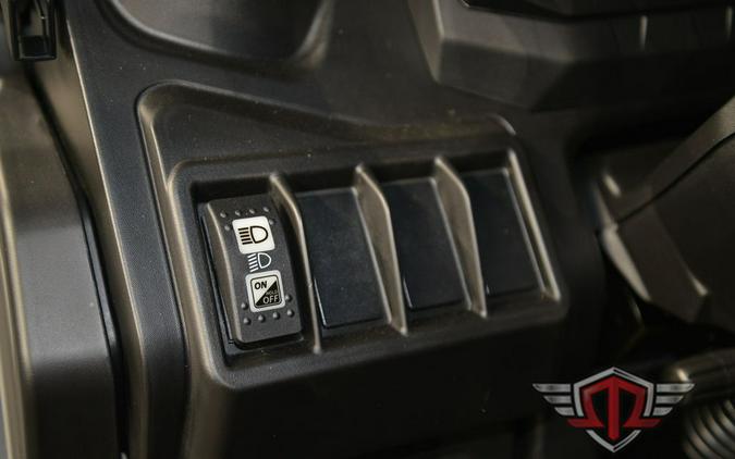 2025 Can-Am Defender DPS HD7