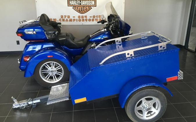 Tri Glide® Ultra with trailer