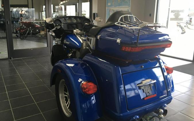 Tri Glide® Ultra with trailer