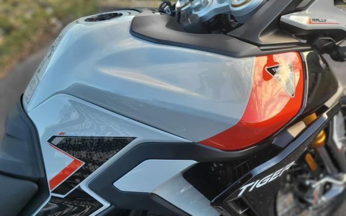 2024 Triumph Tiger 900 Rally Pro Ash Grey / Intense Orange