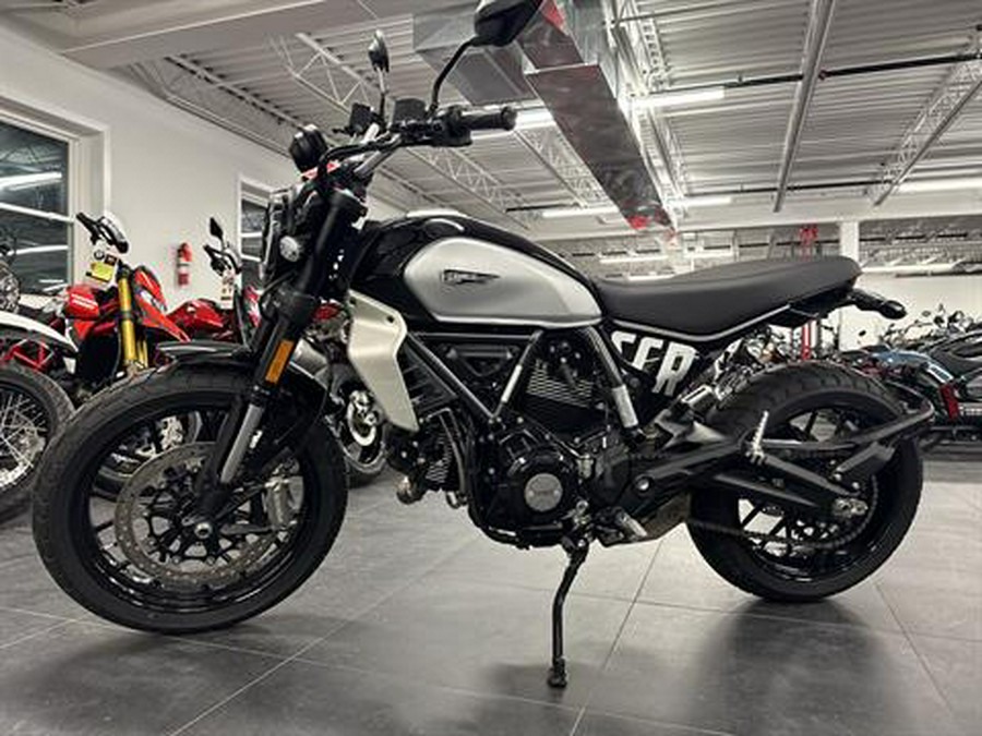 2024 Ducati Scrambler Icon