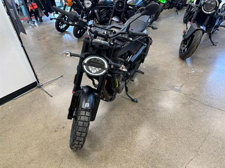 2023 Husqvarna Svartpilen 401