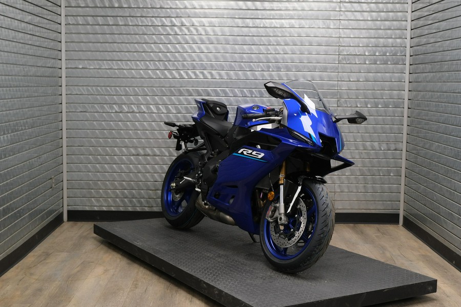 2026 YAMAHA YZFR9