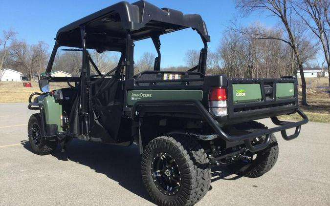 2024 John Deere 4-Passenger Gator™ XUV825M S4
