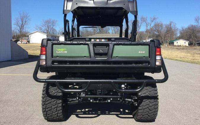 2024 John Deere 4-Passenger Gator™ XUV825M S4