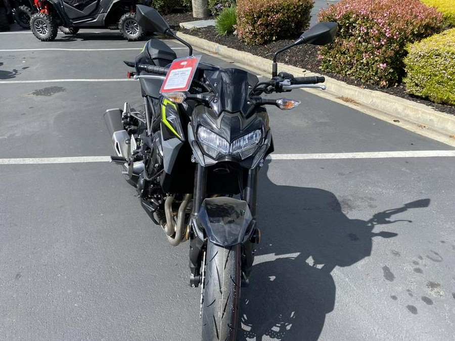 2024 Kawasaki Z900 ABS Metallic Spark Black/Metallic Matte Dark Gray