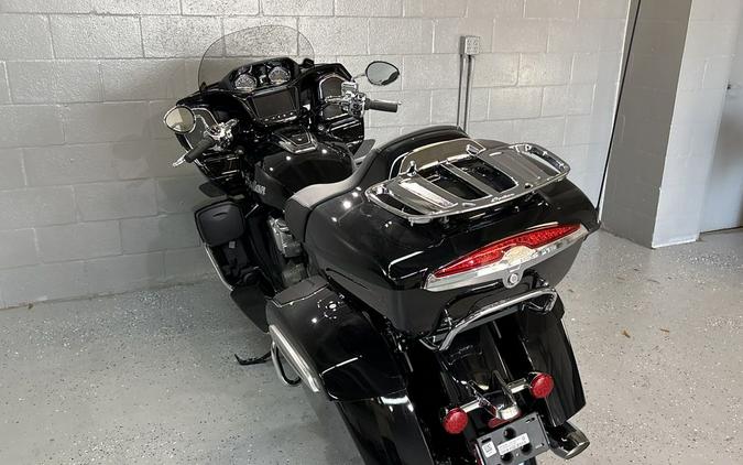 2025 Indian Motorcycle® Pursuit® Limited w/PowerBand Audio Black Metallic