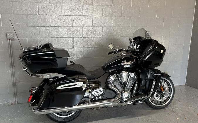 2025 Indian Motorcycle® Pursuit® Limited w/PowerBand Audio Black Metallic