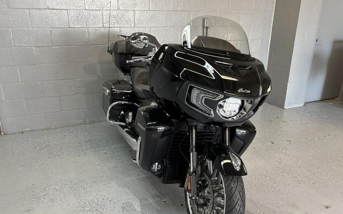 2025 Indian Motorcycle® Pursuit® Limited w/PowerBand Audio Black Metallic