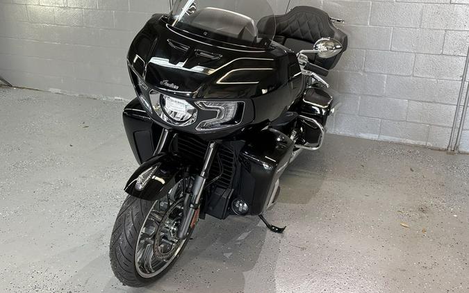 2025 Indian Motorcycle® Pursuit® Limited w/PowerBand Audio Black Metallic