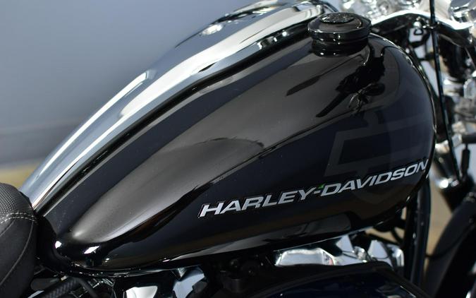 2025 Harley-Davidson Breakout Vivid Black