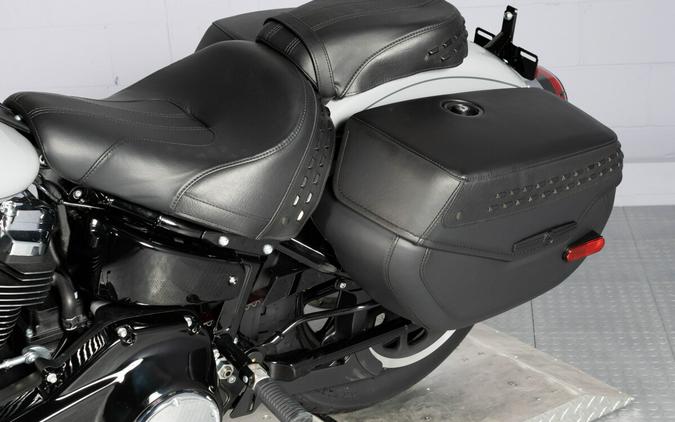 2025 Harley-Davidson Heritage Classic FLHC