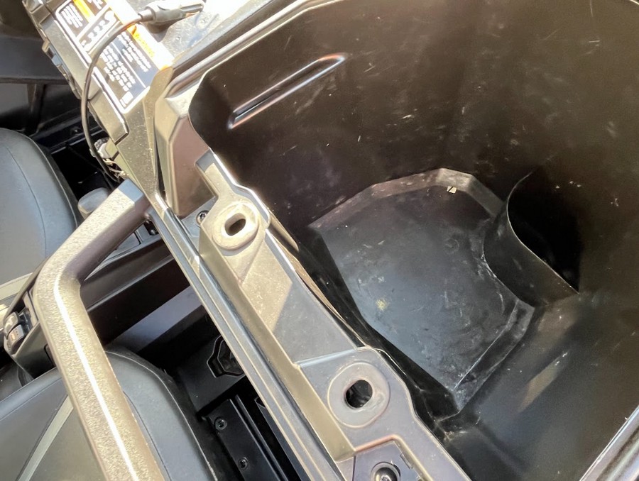 2024 Can-Am Commander XT 700 Red / Black