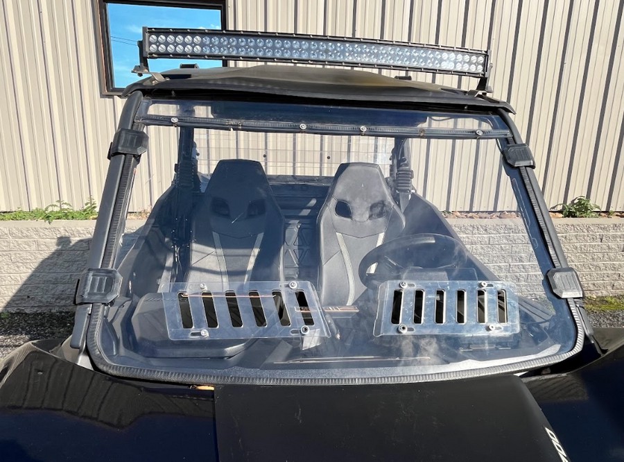 2024 Can-Am Commander XT 700 Red / Black