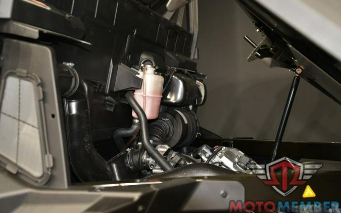 2025 Can-Am Defender XT HD7