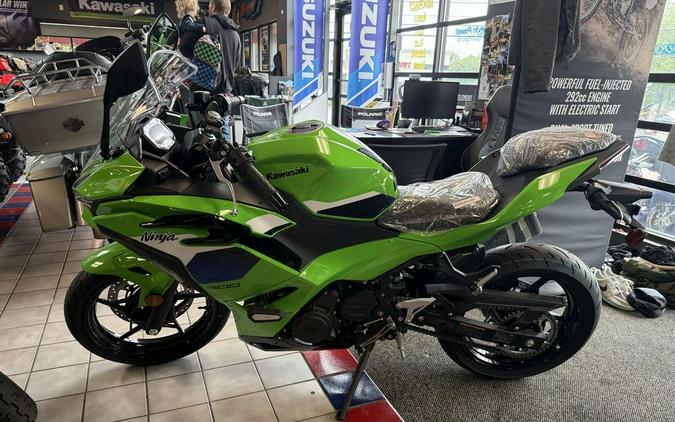 2026 Kawasaki Ninja® 500 SE ABS