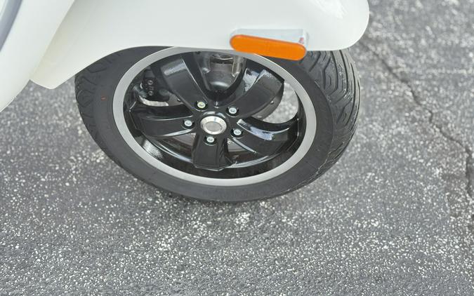 2022 Vespa GTS Super 300 Sport - 03797T