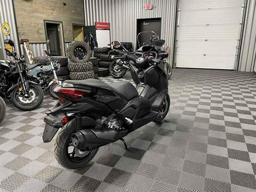 2025 Yamaha XMAX