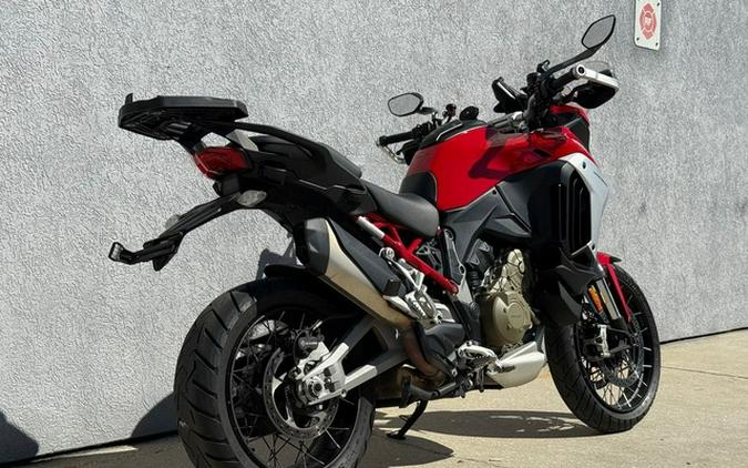 2022 Ducati Multistrada V4S Ducati Red / Spoked Wheels