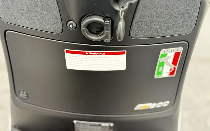 2022 Vespa GTS Super 300 Sport - 04127T
