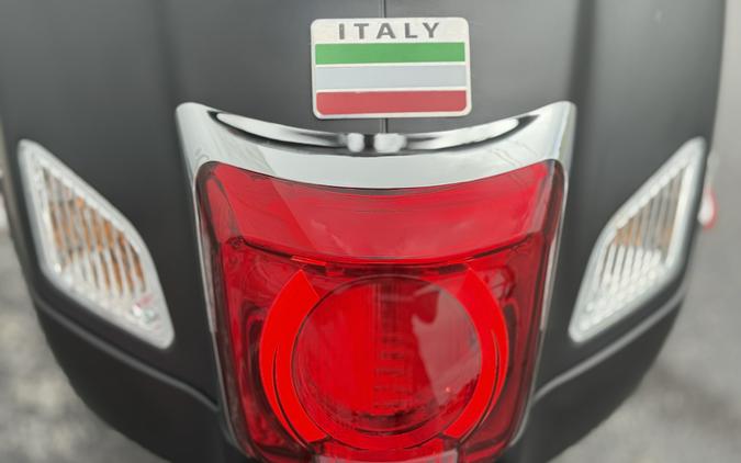 2022 Vespa GTS Super 300 Sport - 04127T