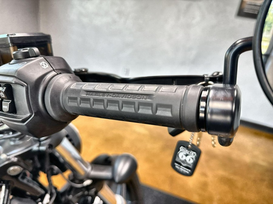 2025 Harley-Davidson® Nightster® Vivid Black