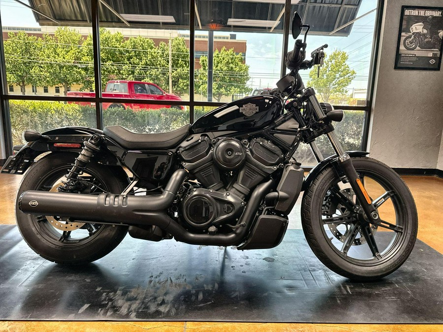 2025 Harley-Davidson® Nightster® Vivid Black