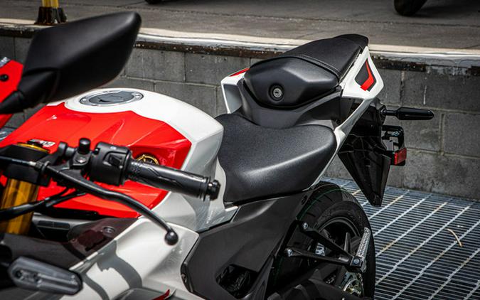 2026 Yamaha YZF-R3 70th Anniversary Edition R3