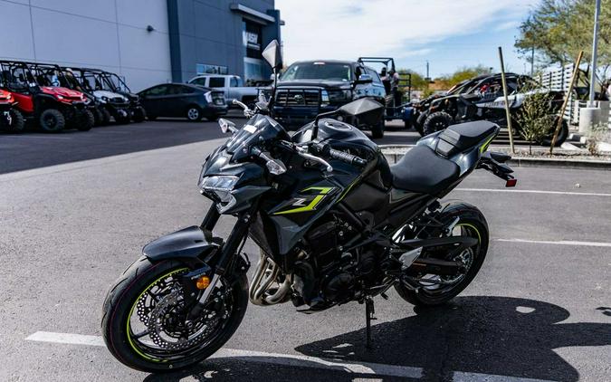 2024 Kawasaki Z900 ABS Metallic Spark Black/Metallic Matte Dark Gray