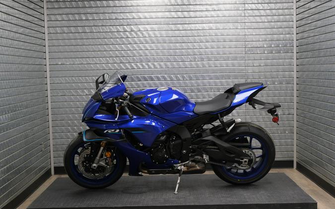 2026 YAMAHA YZFR1