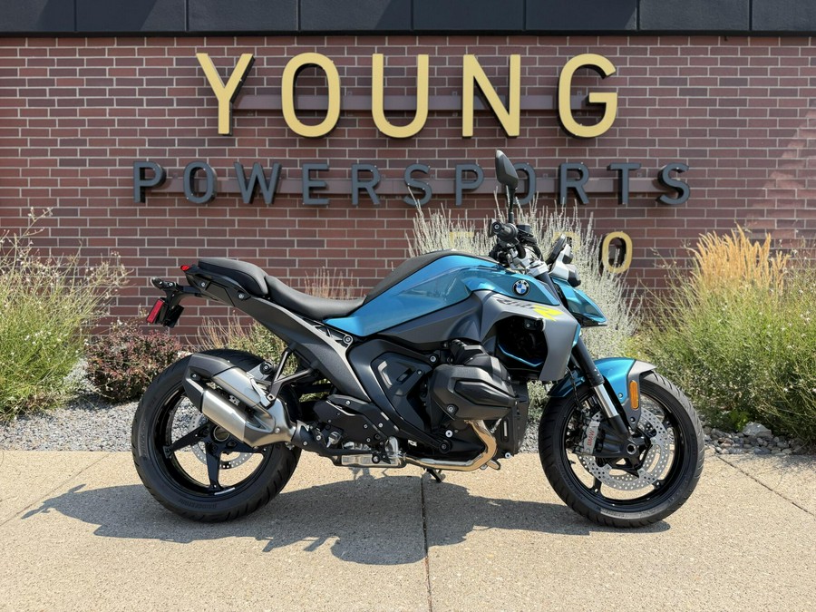 2026 BMW Motorrad R 1300 R BLUE