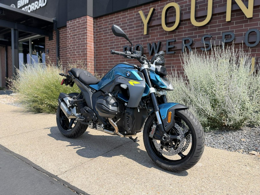 2026 BMW Motorrad R 1300 R BLUE