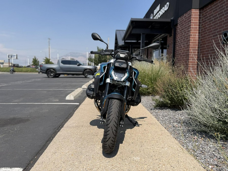 2026 BMW Motorrad R 1300 R BLUE