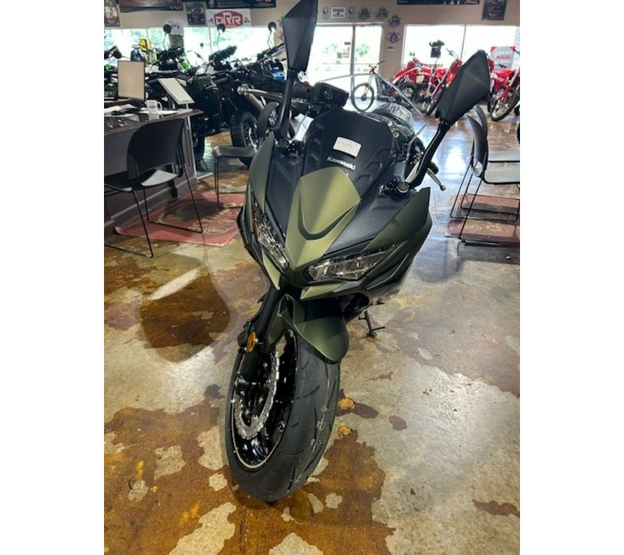 2024 Kawasaki Ninja® 650 Metallic Covert Green/Metallic Spark Black