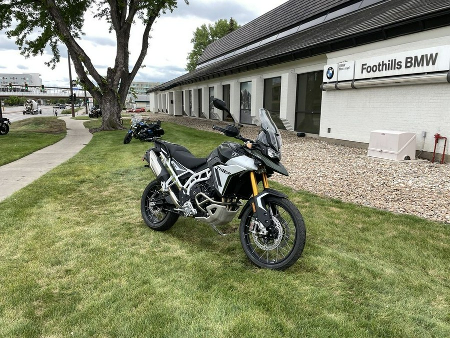 2025 Triumph Tiger 900 Rally Pro Matte Khaki Green / Matte Phantom Black