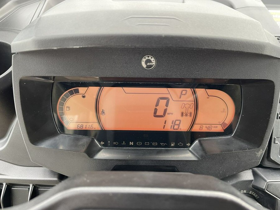 2023 Can-Am® Defender MAX Lone Star HD10