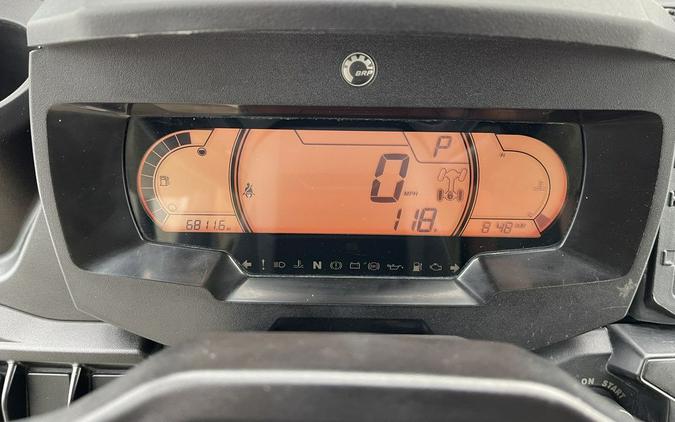 2023 Can-Am® Defender MAX Lone Star HD10