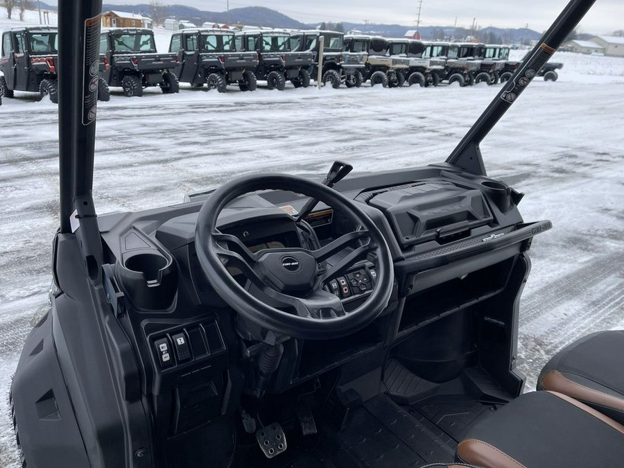 2023 Can-Am® Defender MAX Lone Star HD10