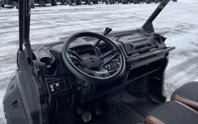 2023 Can-Am® Defender MAX Lone Star HD10