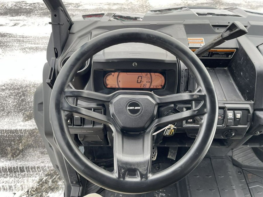 2023 Can-Am® Defender MAX Lone Star HD10