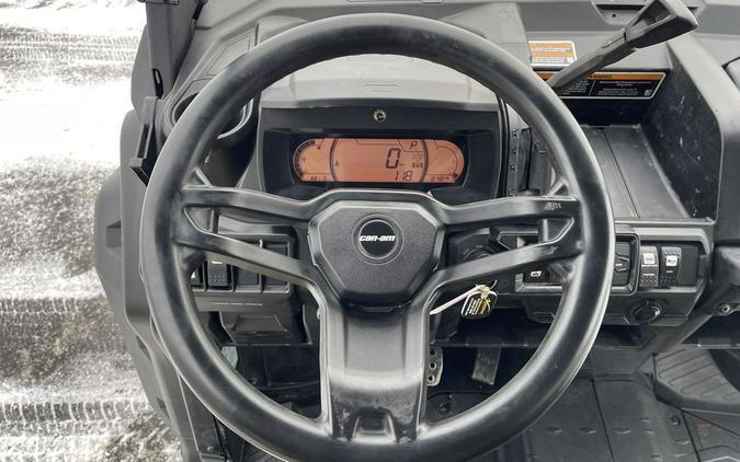 2023 Can-Am® Defender MAX Lone Star HD10