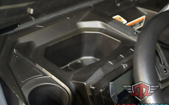 2025 Can-Am Defender DPS HD9