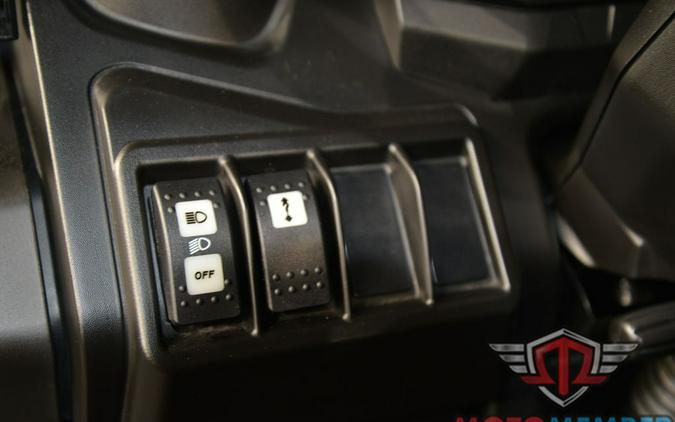 2025 Can-Am Defender DPS HD9