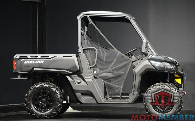 2025 Can-Am Defender DPS HD9
