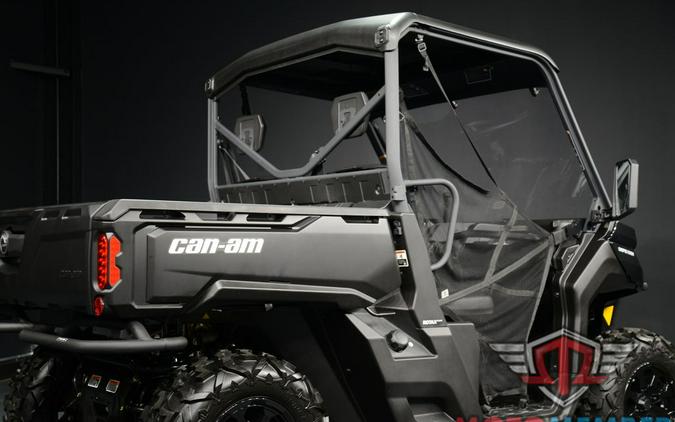 2025 Can-Am Defender DPS HD9