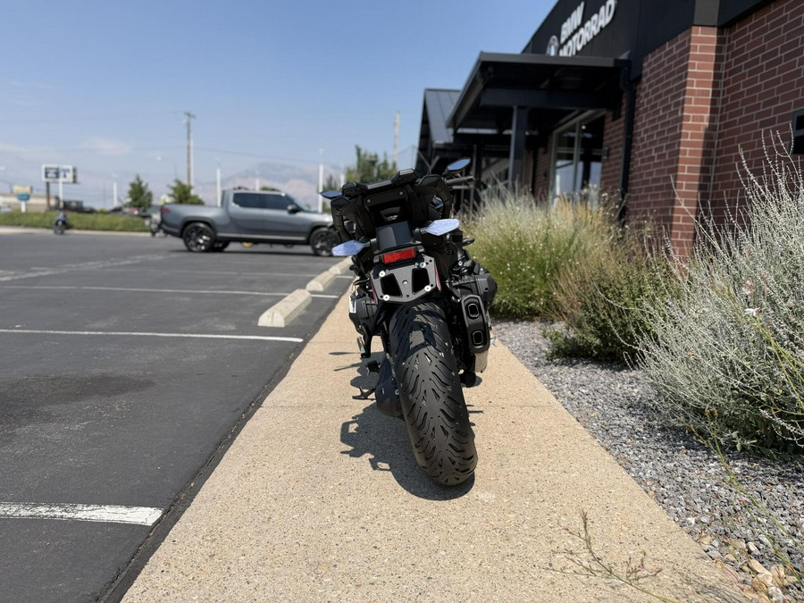 2026 BMW Motorrad R 1300 RS BLACK
