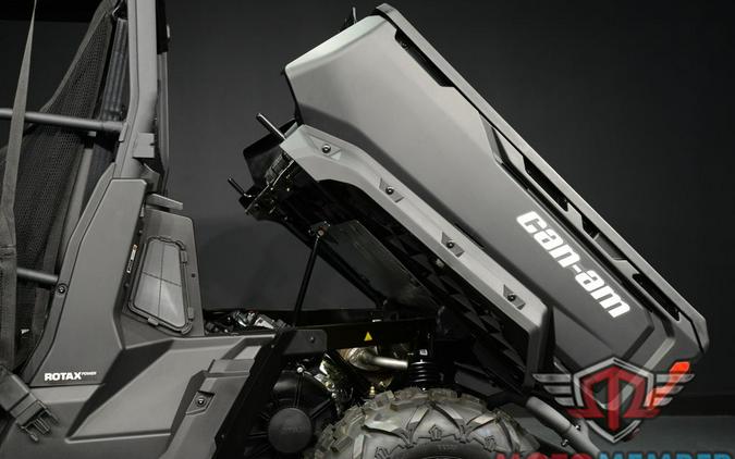 2025 Can-Am Defender DPS HD7